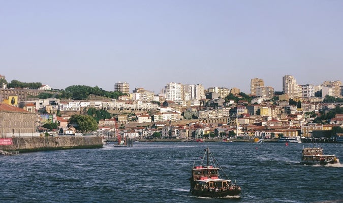 Preços de Hotéis e Passagens Aéreas para Porto em Julho